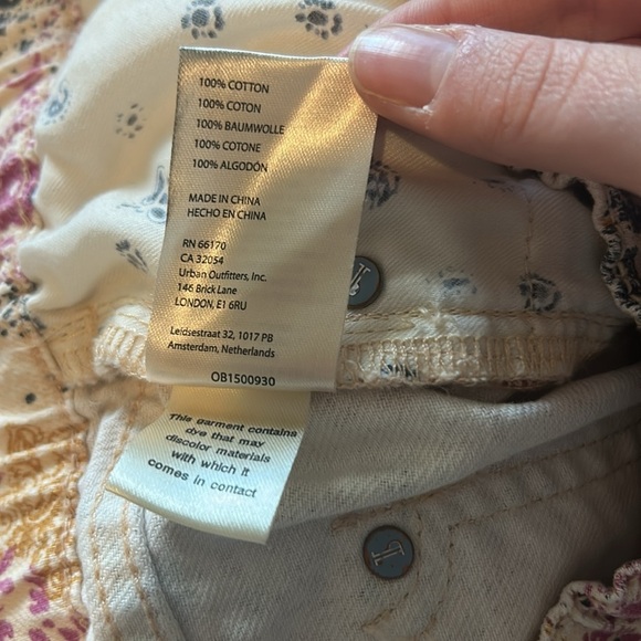 Anthropologie Pilcro Floral Scrunchy Shorts Denim Boho Medium - Picture 10 of 13